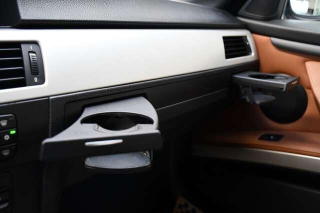BMW 325 i Cabrio 3.0l 6Zylinder N53 Navi Leder Memory Ansicht 21 für Fahrzeugdetailseite