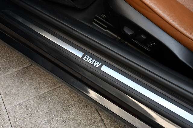BMW 325 i Cabrio 3.0l 6Zylinder N53 Navi Leder Memory Ansicht 8 für Fahrzeugdetailseite