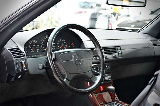 MERCEDES-BENZ SL 300 H-Kennzeichen DE-Fzg Hardtop Sammler Ansicht 10 für Fahrzeugdetailseite