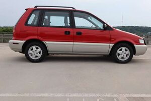 Mitsubishi Space Runner 1.8 GLXi City