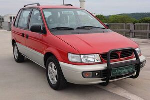 Mitsubishi Space Runner 1.8 GLXi City
