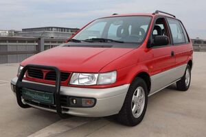 Mitsubishi Space Runner 1.8 GLXi City