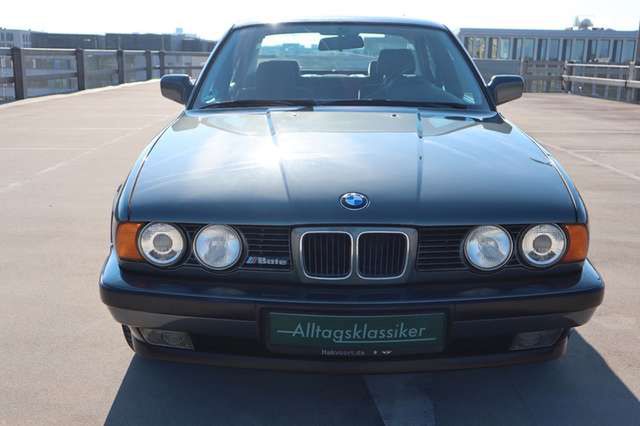 BMW 520 i E34