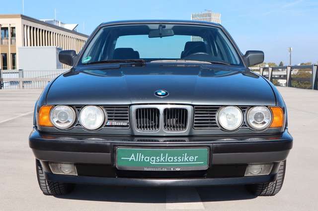 BMW 520 i E34