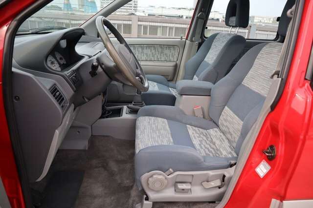 Mitsubishi Space Runner 1.8 GLXi City