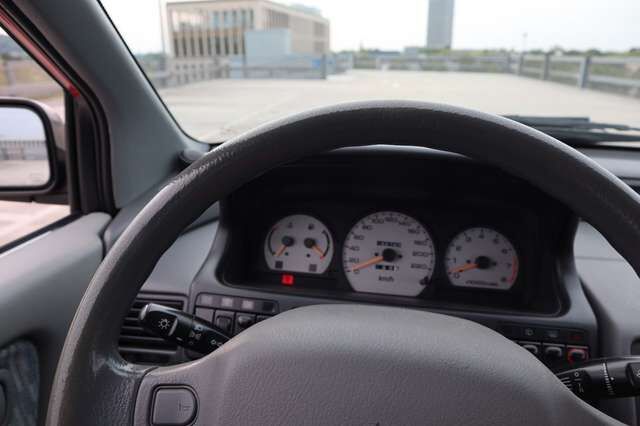 Mitsubishi Space Runner 1.8 GLXi City