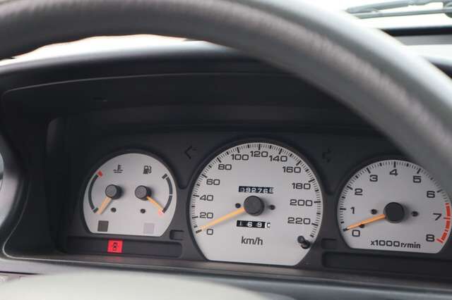 Mitsubishi Space Runner 1.8 GLXi City