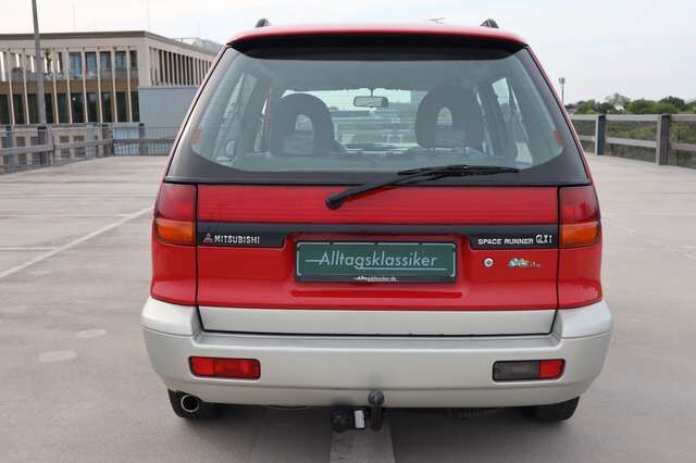 Mitsubishi Space Runner 1.8 GLXi City