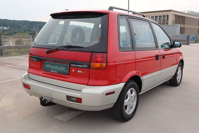 Mitsubishi Space Runner 1.8 GLXi City