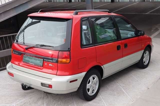 Mitsubishi Space Runner 1.8 GLXi City