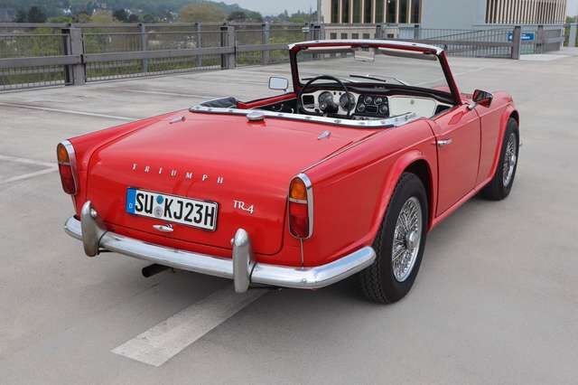Triumph TR4