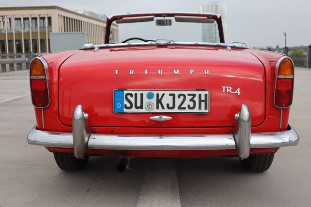 Triumph TR4