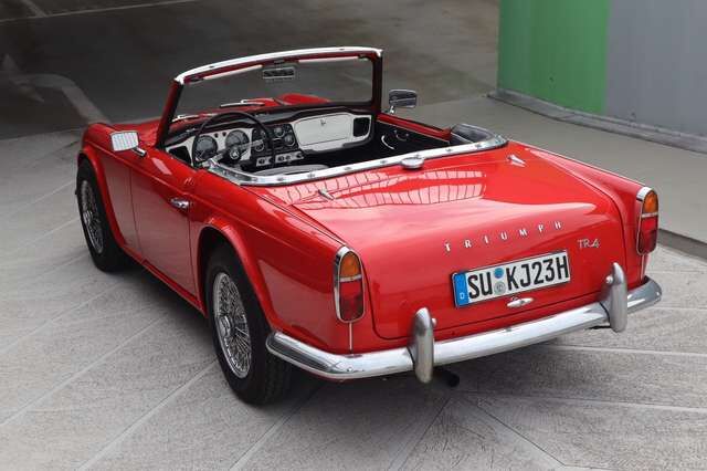 Triumph TR4