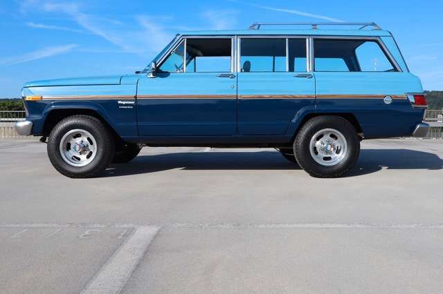Jeep Wagoneer
