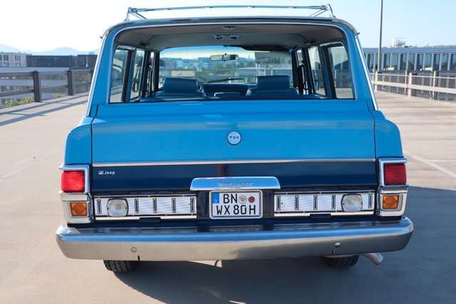 Jeep Wagoneer