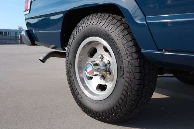 Jeep Wagoneer