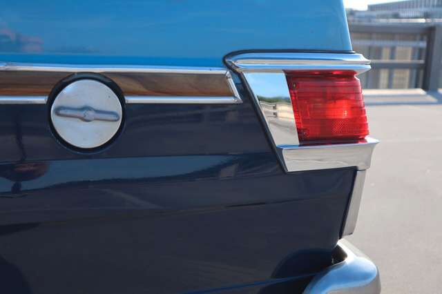 Jeep Wagoneer