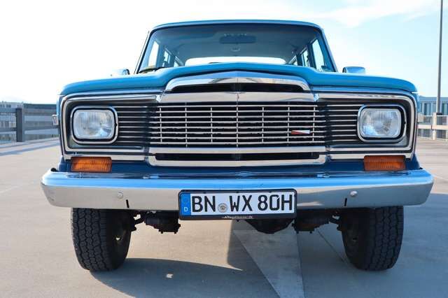 Jeep Wagoneer
