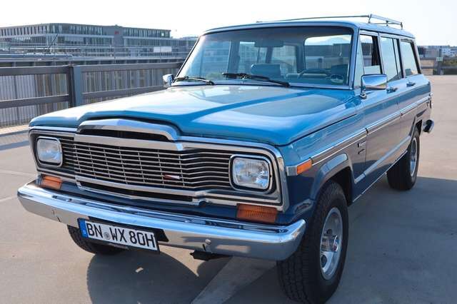 Jeep Wagoneer
