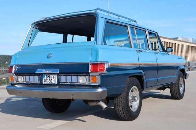 Jeep Wagoneer