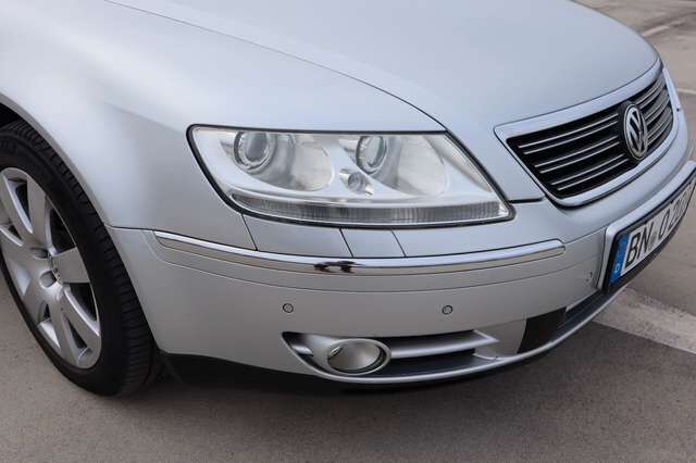 VW Phaeton 4.2 V8 4MOTION Tiptronic 5-Sitzer