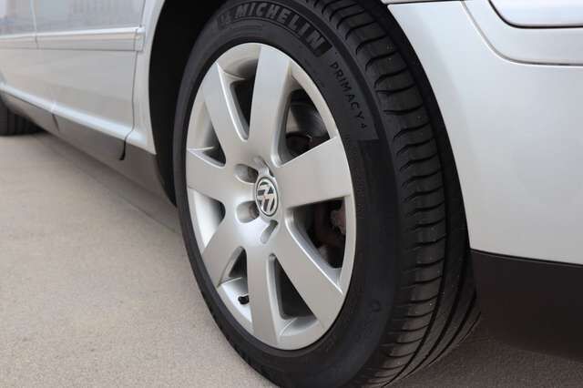 VW Phaeton 4.2 V8 4MOTION Tiptronic 5-Sitzer