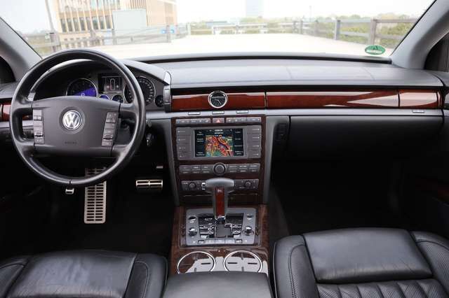 VW Phaeton 4.2 V8 4MOTION Tiptronic 5-Sitzer