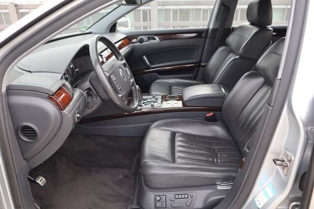 VW Phaeton 4.2 V8 4MOTION Tiptronic 5-Sitzer