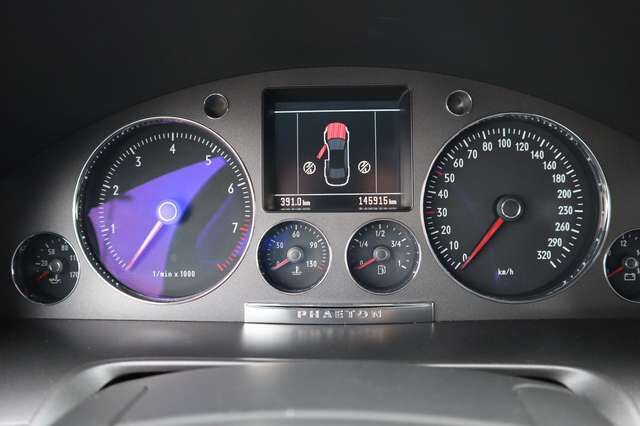 VW Phaeton 4.2 V8 4MOTION Tiptronic 5-Sitzer