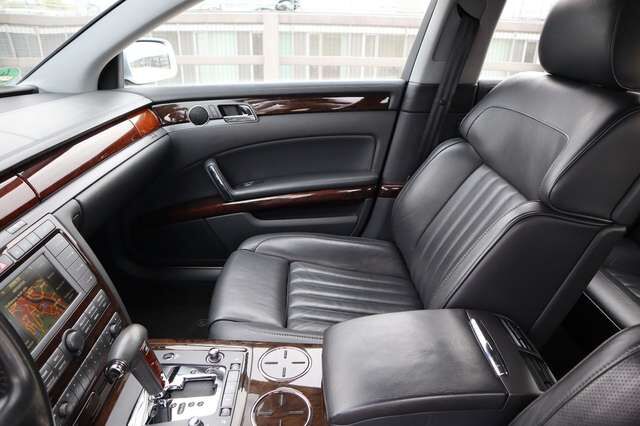 VW Phaeton 4.2 V8 4MOTION Tiptronic 5-Sitzer