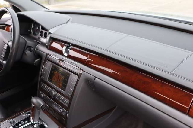 VW Phaeton 4.2 V8 4MOTION Tiptronic 5-Sitzer