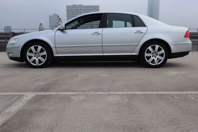VW Phaeton 4.2 V8 4MOTION Tiptronic 5-Sitzer