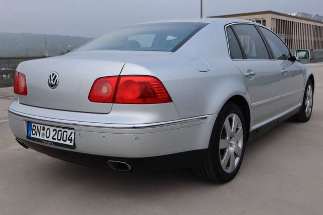 VW Phaeton 4.2 V8 4MOTION Tiptronic 5-Sitzer