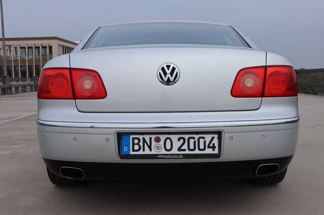 VW Phaeton 4.2 V8 4MOTION Tiptronic 5-Sitzer