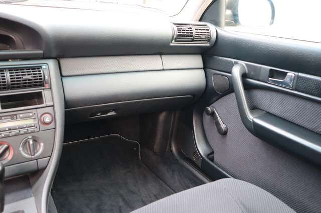 Audi 100 Avant 2.6 E