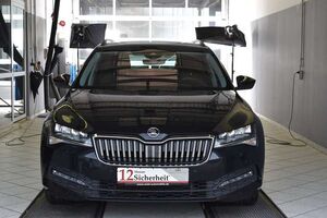 Skoda Superb Combi 2.0 TDI Ambition DSG*AHK*ACC