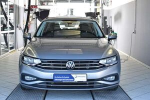 VW Passat Variant 2.0TDI Business DSG*AHK*Matrix