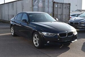 BMW 320 i Limousine Xenon*PDC*SHZ*Navi*