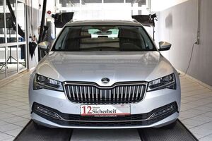 Skoda Superb Combi 2.0TDI Style DSG*AHK*LED*SHZ*PDC