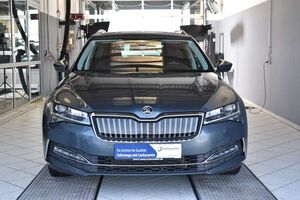 Skoda Superb Combi 1.4TSI Style iV DSG*AHK*LED*DCC