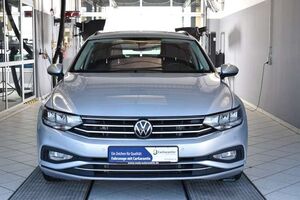 VW Passat Variant 2.0TDI Business DSG*LED*AHK