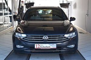 VW Passat Variant 2.0TDI DSG*AHK*LED*Tacho digital