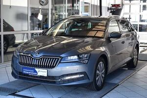 Skoda Superb Combi 2.0 TDI Style DSG*AHK*PDC*LED