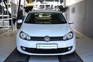 VW Golf VI Variant 1.6TDI AHK*2xPDC*SHZ*Navi
