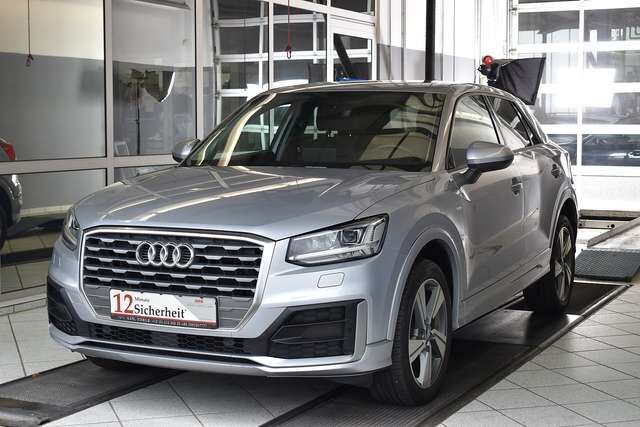 Audi Q2 1.6TDI 30 basis Automatik*AHK*Leder*LED