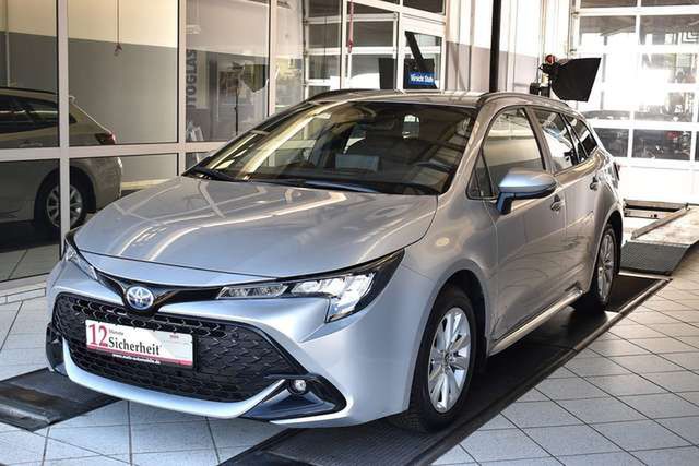 Toyota Corolla Touring Sports 2.0 Active Hybrid Automat