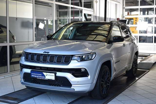 Jeep Compass 1.3 Plug-In Hybrid S Automatik*Leder*Navi