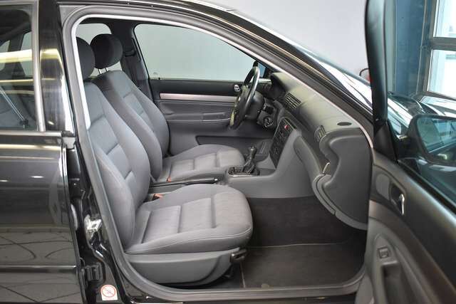 Audi A4 Limousine 1.6L Klimaautomatik