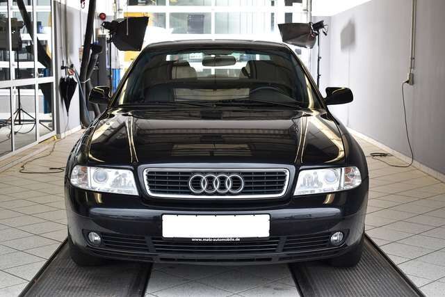 Audi A4 Limousine 1.6L Klimaautomatik