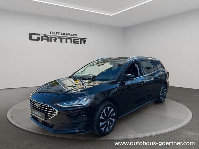 Ford Focus Turnier Titanium LED Navi AWR PDC Shz